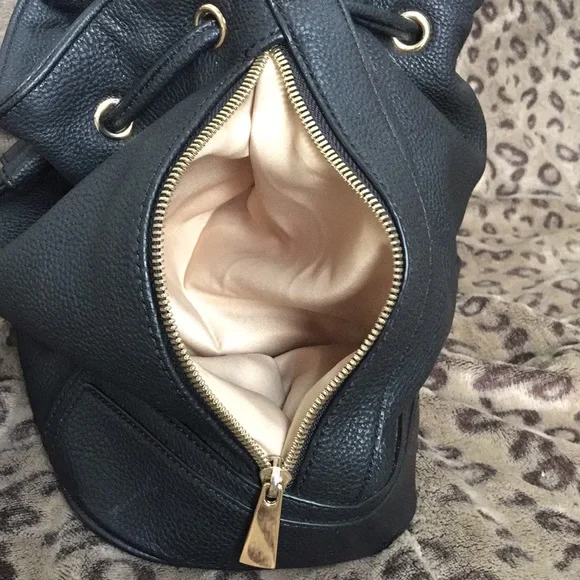 HEYS Drawstring Pebbled Bucket Bag - Picture 11 of 13